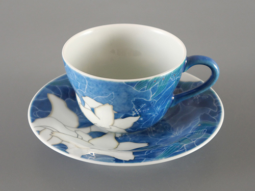 色絵雪花吹墨墨はじき百合文碗皿